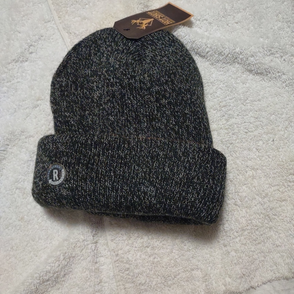 Black or orange reversible beanie new attacks